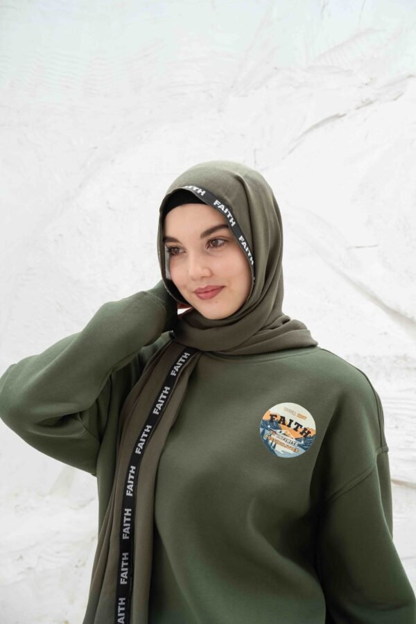 Printed Crew Neck Olive Sweatshirt - Image 4