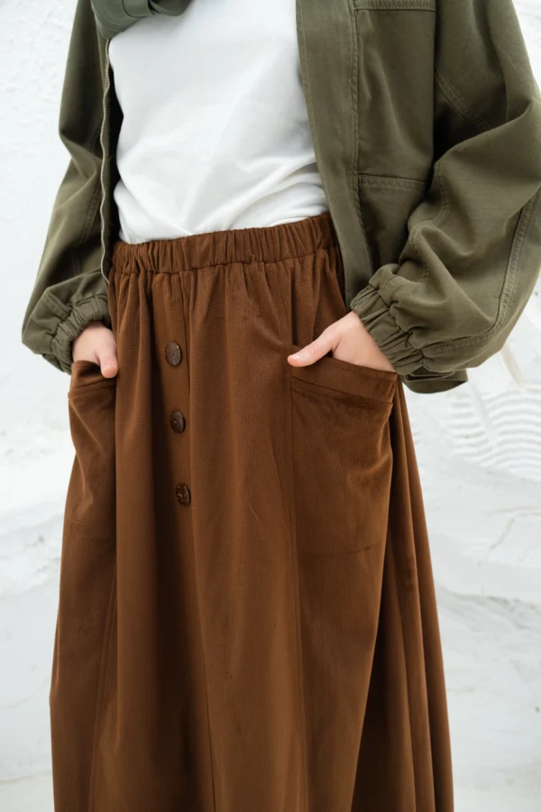 Trendy Velvet Brown Skirt - Image 2